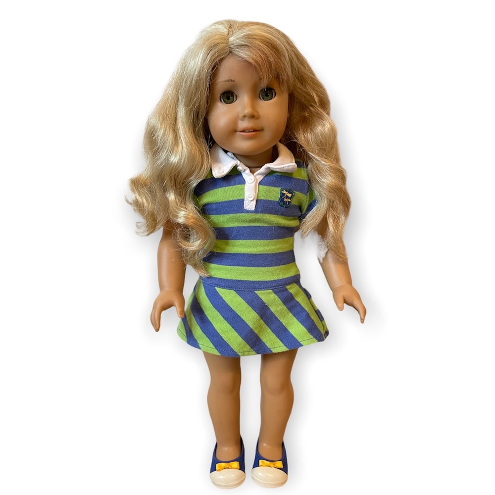 Retired American Girl 2010 Lanie with doll book and 2 outfits